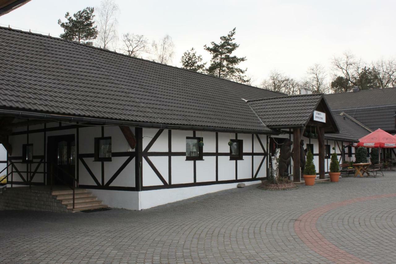 Park Lesny 'U Kaczyny' Hotell Rogow Exteriör bild