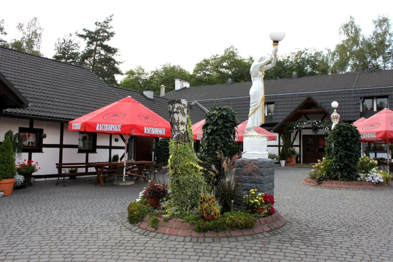 Park Lesny 'U Kaczyny' Hotell Rogow Exteriör bild