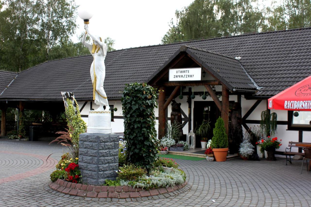 Park Lesny 'U Kaczyny' Hotell Rogow Exteriör bild