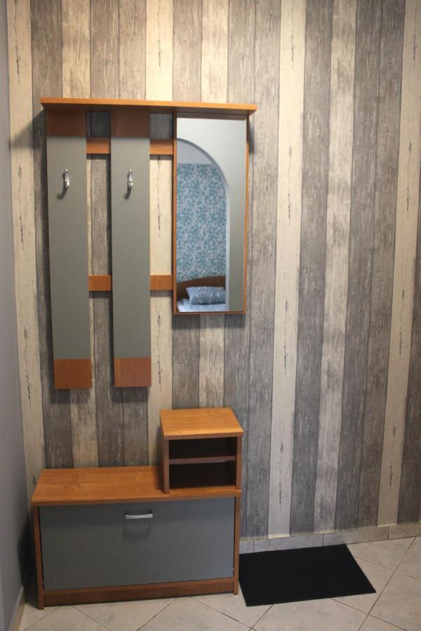 Park Lesny 'U Kaczyny' Hotell Rogow Exteriör bild